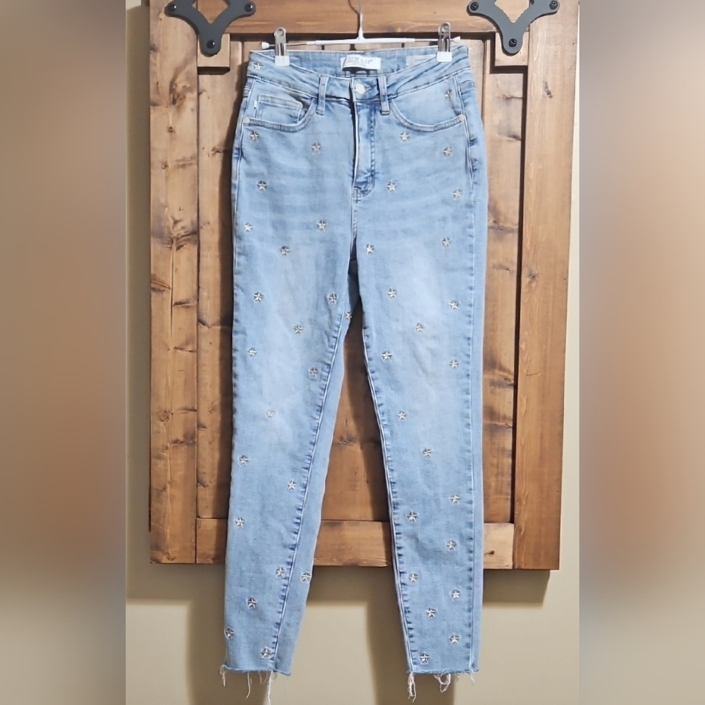 Judy Blue Light Wash Embroidered Star Skinny Jeans Size 5/27
